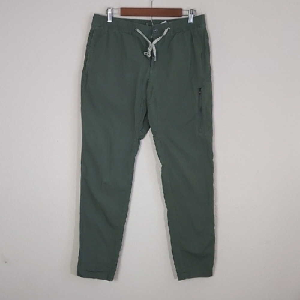 Vuori Men's Green Pants